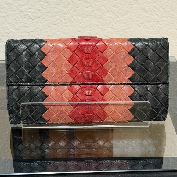 Bottega Veneta Rare Wallet - Picture 2 of 9